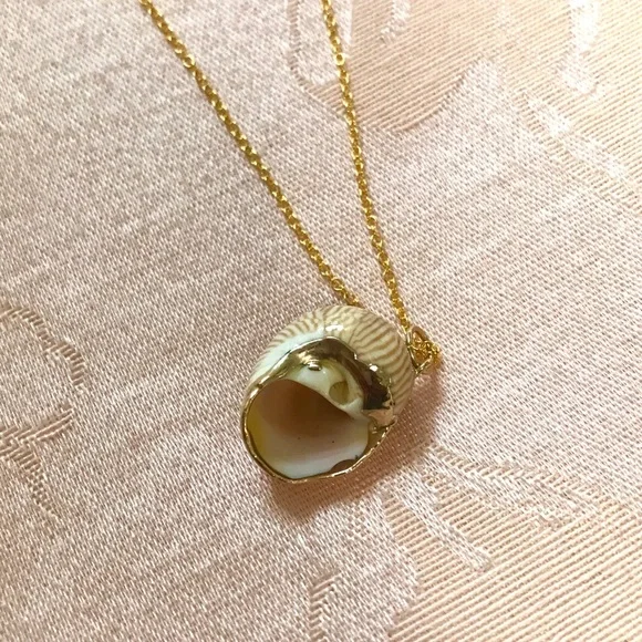 Vintage Shell 14k Gold plate Necklace - Picture 5 of 5